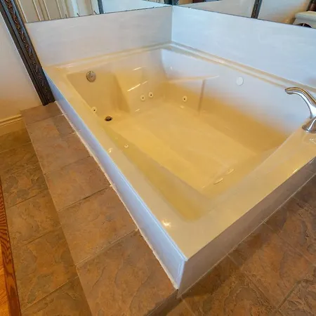 1Bd King Condo With 2 Person Jacuzzi Tub - Near The Strip - Free Tickets Included - T1-9 Branson Exterior photo