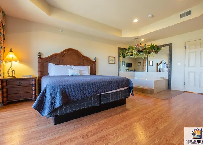 1Bd King Condo With 2 Person Jacuzzi Tub - Near The Strip - Free Tickets Included - T1-9